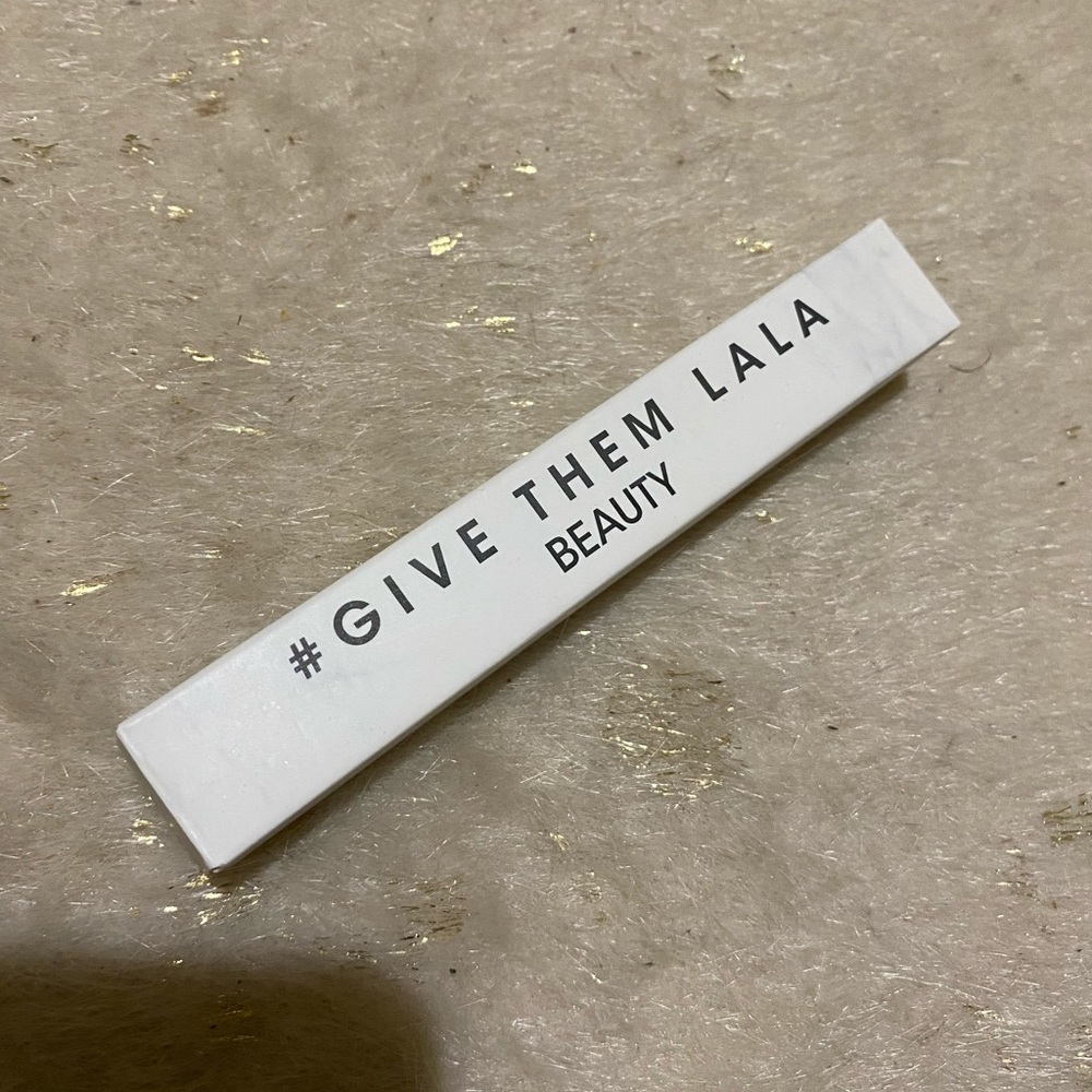 #Givethemlala beauty black mascara